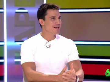 Álex González confiesa cómo le "borraron los testículos" en una escena