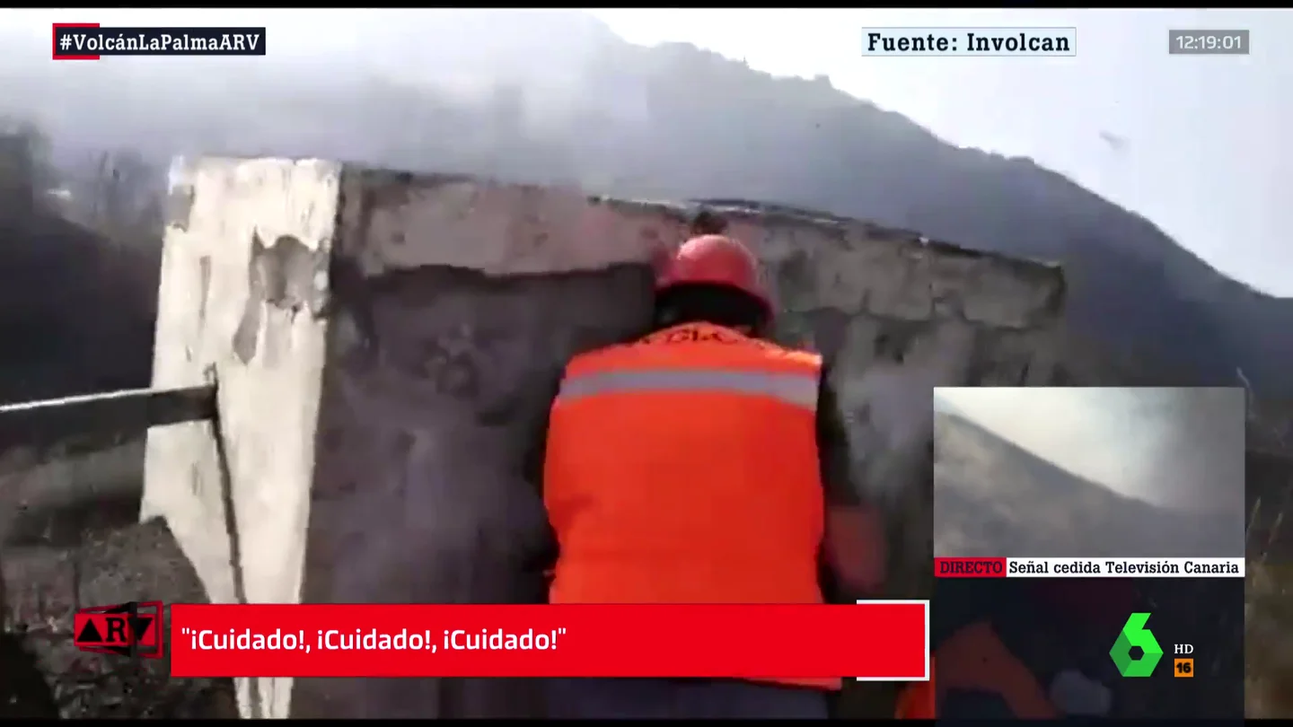 Lluvia de piroclastos sobre los científicos de Involcan Lluvia de piroclastos sobre los científicos de Involcan