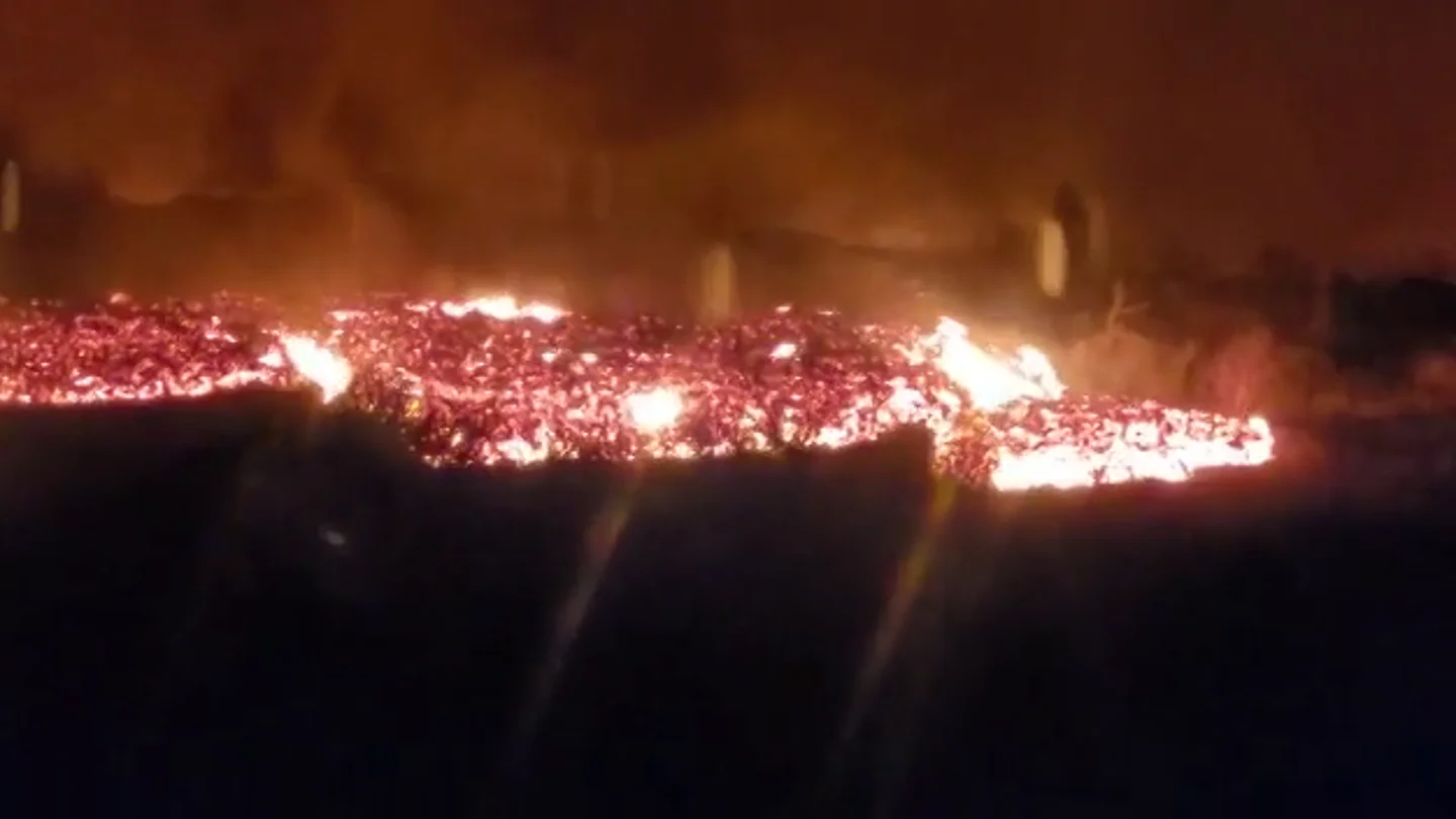 Imágenes de la nueva colada del volcán de La Palma Imágenes de la nueva colada del volcán de La Palma