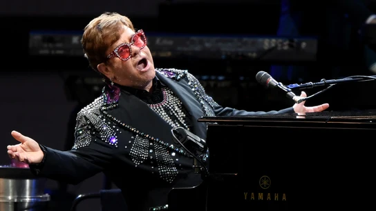 El cantante Elton John, en un concierto. El cantante Elton John, en un concierto.