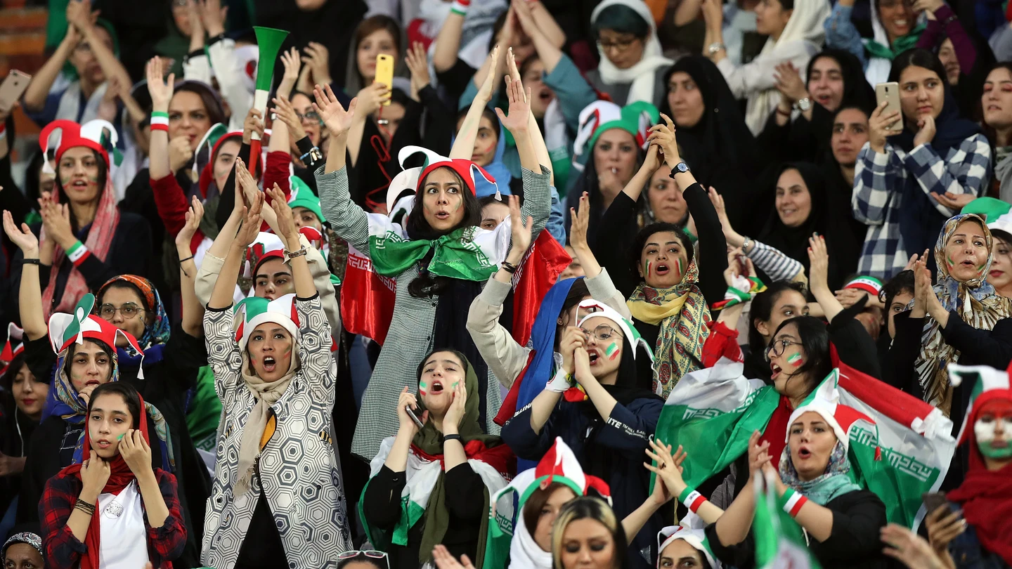 Aficionadas de Irán en un partido de fútbol Aficionadas de Irán en un partido de fútbol