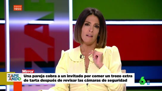 Una pareja de recién casados obliga a un invitado a pagar por coger un trozo extra de la tarta de su boda Una pareja de recién casados obliga a un invitado a pagar por coger un trozo extra de la tarta de su boda
