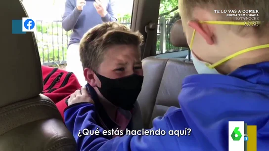 El emotivo momento en el que un niño rompe a llorar al reencontrarse con su amigo: "Me acabas de alegrar el día" El emotivo momento en el que un niño rompe a llorar al reencontrarse con su amigo: "Me acabas de alegrar el día"