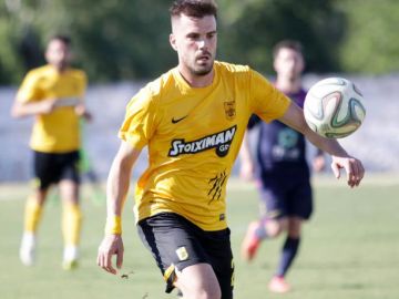 El futbolista Nikolaos Tsoumanis