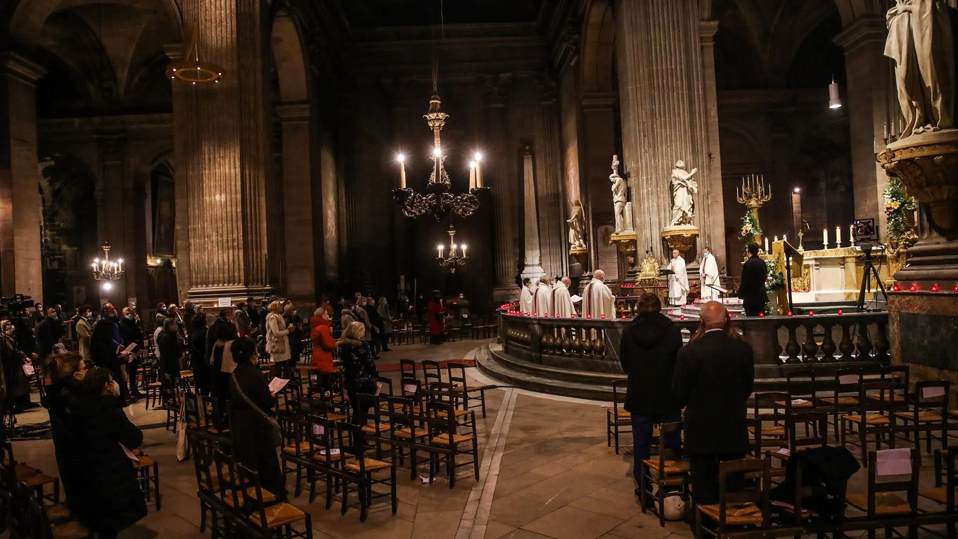 "Todos lo sabían y nadie hizo nada": el testimonio de las víctimas de abusos en la Iglesia francesa