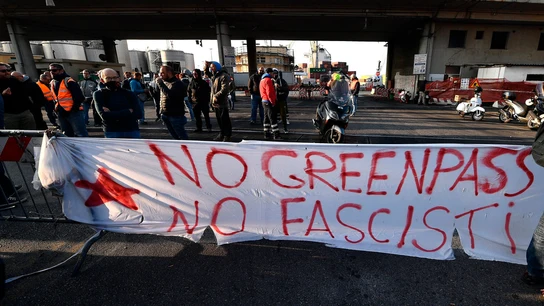 Manifestación contra el pasaporte covid en Italia Manifestación contra el pasaporte covid en Italia