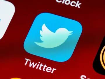 Twitter Twitter
