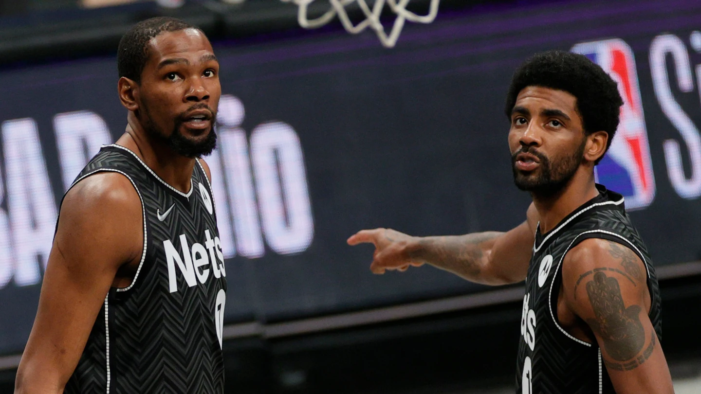 Kevin Durant, con Kyrie Irving Kevin Durant, con Kyrie Irving