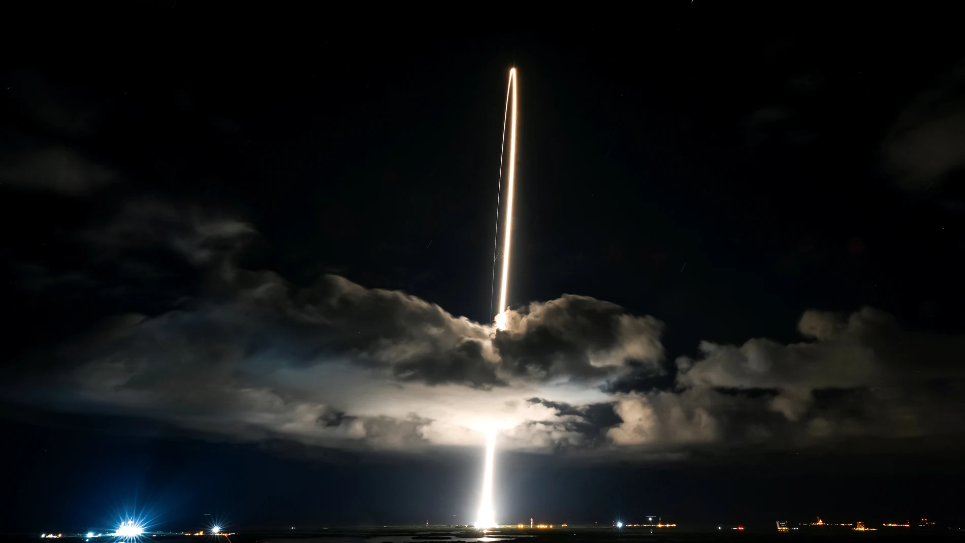 Momento del lanzamiento de la misión Lucy de la NASA