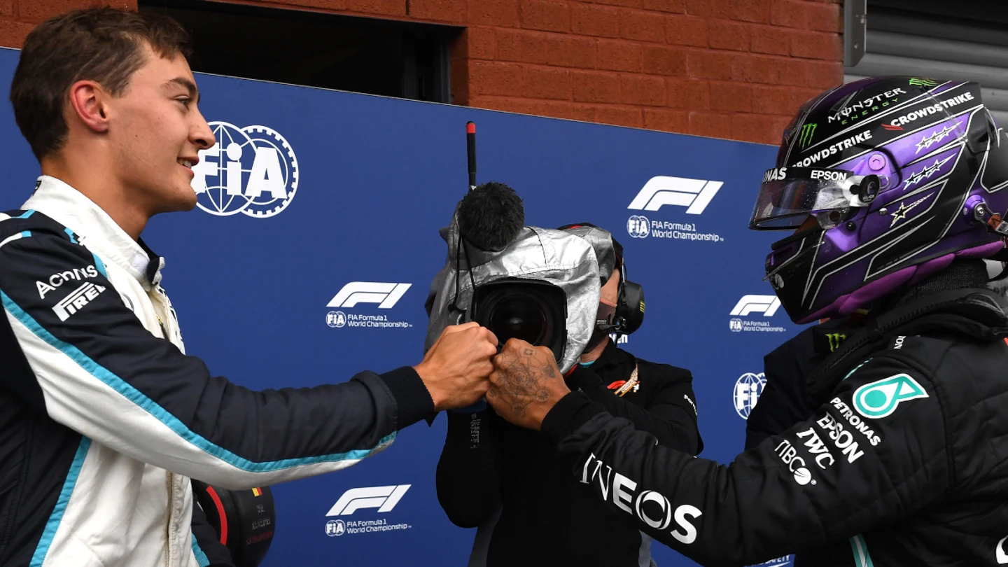 Russell y Hamilton se saludan Russell y Hamilton se saludan