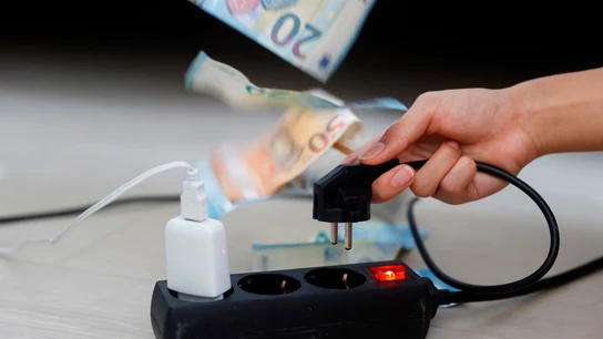 Debate por el precio de la electricidad Debate por el precio de la electricidad