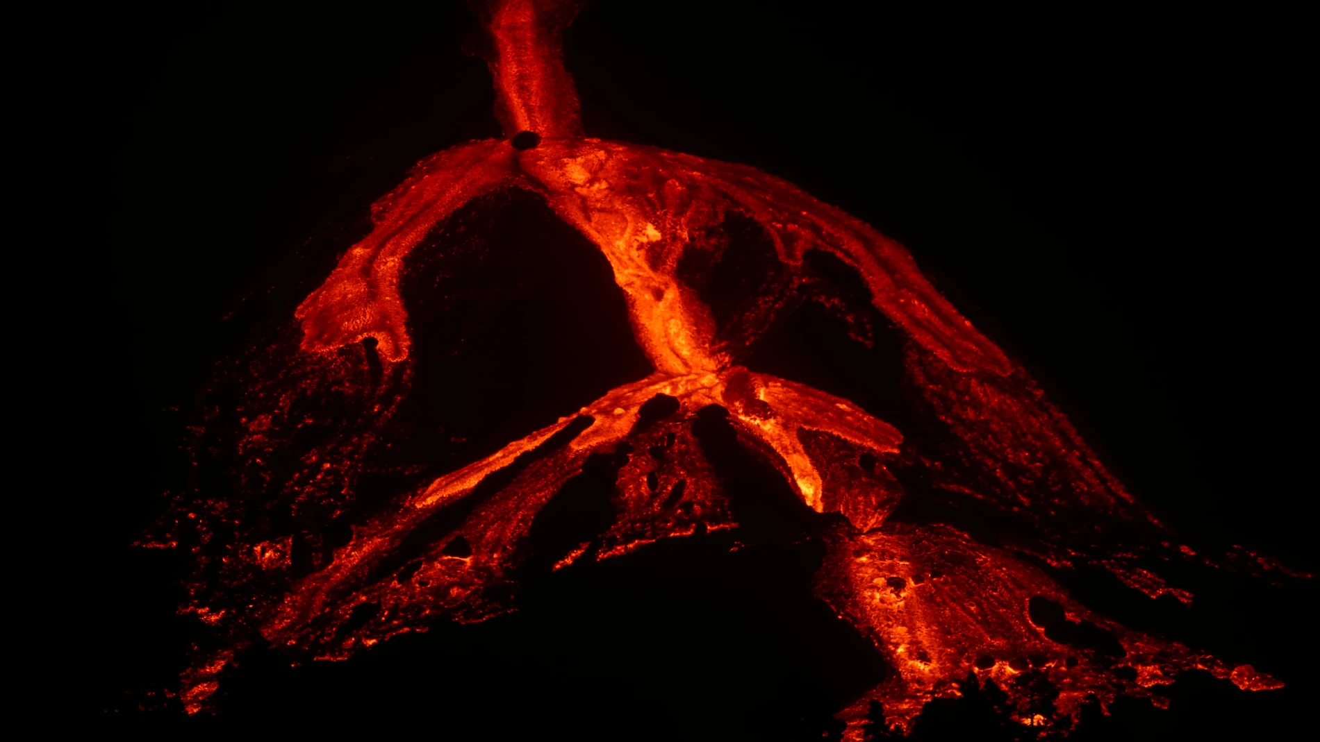 Imagen nocturna del volcán de La Palma