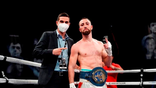 Sandor Martín, tras un combate Sandor Martín, tras un combate