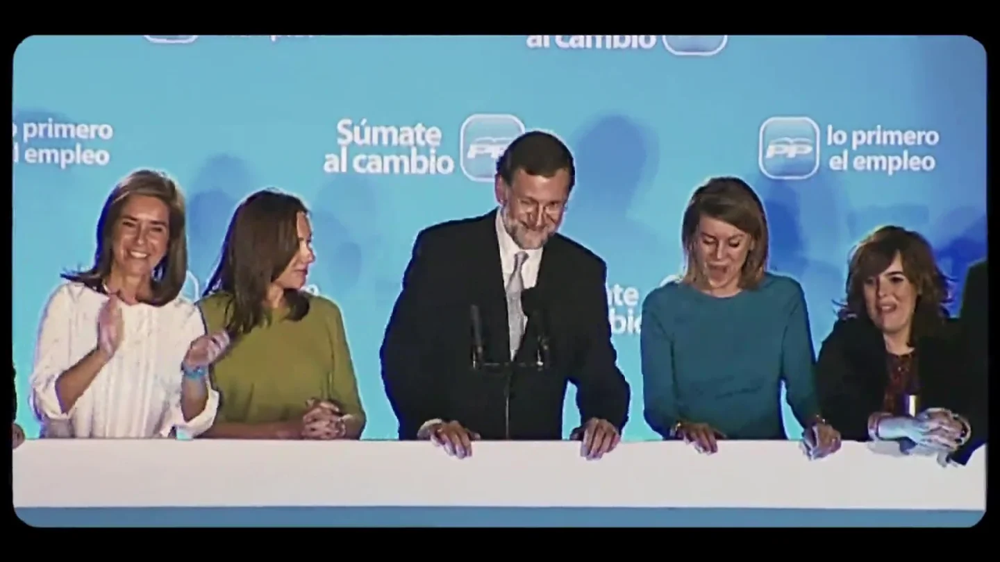 ¿Qué ocurrió en la política en 2011? De la marcha de Zapatero a la mayoría absoluta del PP de Rajoy ¿Qué ocurrió en la política en 2011? De la marcha de Zapatero a la mayoría absoluta del PP de Rajoy
