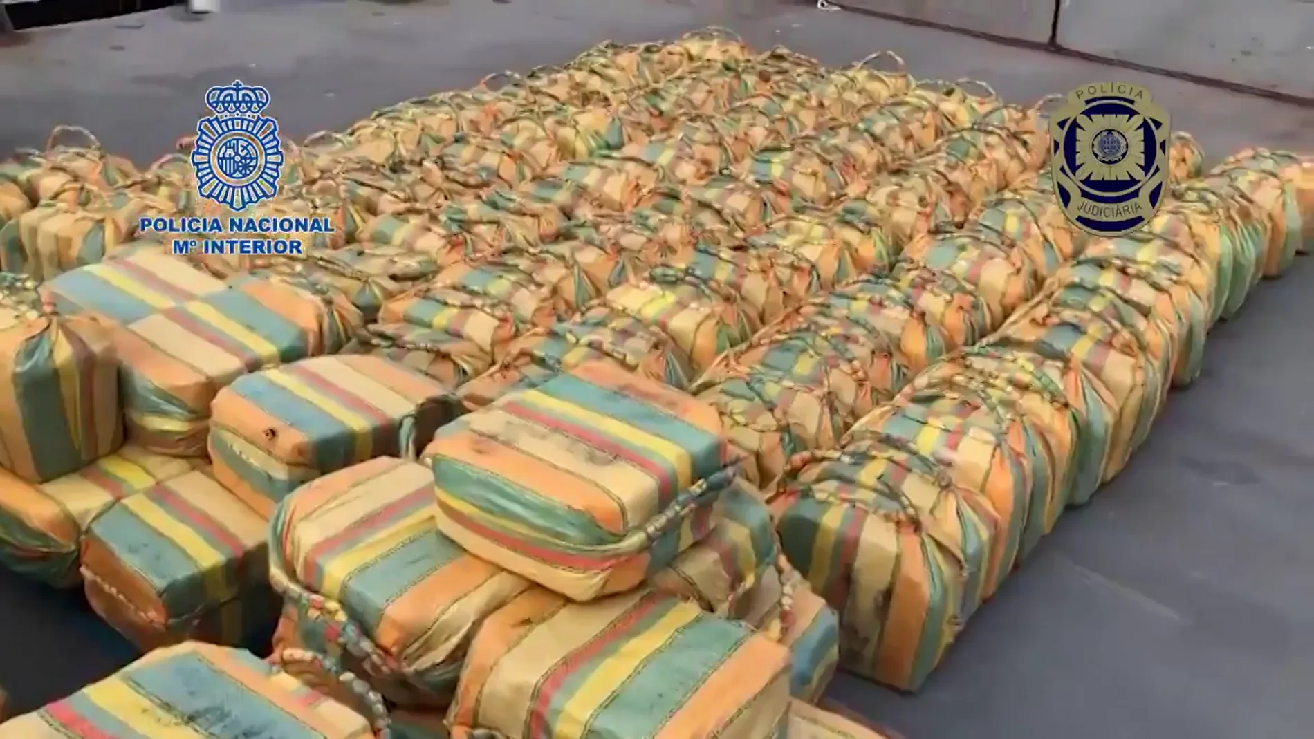 La Policía interviene en el Atlántico 5.200 kilos de cocaína, la mayor incautación de esta droga hasta ahora