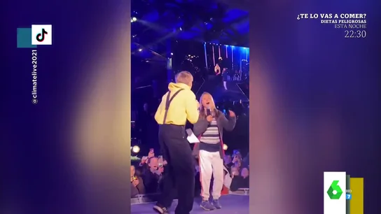 Greta Thunberg lo da todo cantando y bailando en un concierto contra el cambio climático Greta Thunberg lo da todo cantando y bailando en un concierto contra el cambio climático