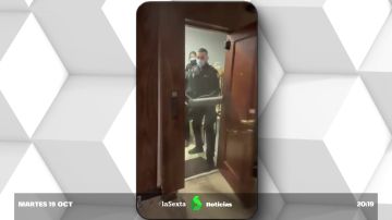 El juez archiva la causa contra cinco policías acusados de allanamiento de una vivienda de Madrid en pleno estado de alarma