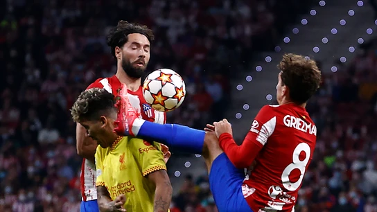 Patada de Griezmann a Firmino Patada de Griezmann a Firmino