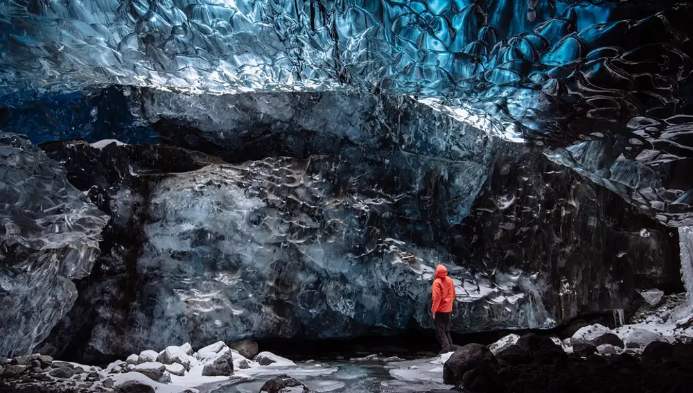Glaciar. Cueva de hielo
