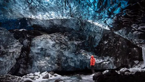 Glaciar. Cueva de hielo Glaciar. Cueva de hielo