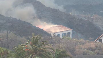 Vivienda engullida por la lava en Morro Cabrito