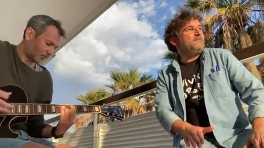Jordi Évole cantando 'grita' de Jarabe de Palo Jordi Évole cantando 'grita' de Jarabe de Palo