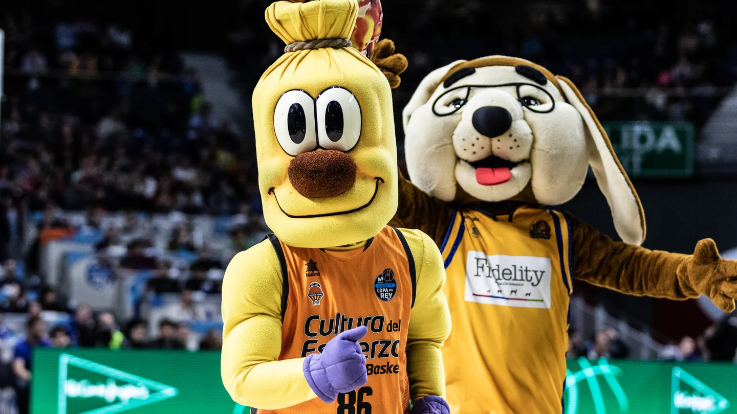Las desternillantes imágenes de las mascotas deportivas en los minutos de silencio Estampas deportivas