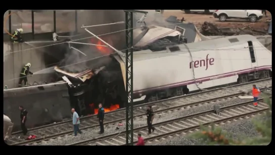 La llamada de emergencia del maquinista segundos después del accidente de tren de Santiago de Compostela: "Dios mío, ojalá no haya ningún muerto" La llamada de emergencia del maquinista segundos después del accidente de tren de Santiago de Compostela: "Dios mío, ojalá no haya ningún muerto"