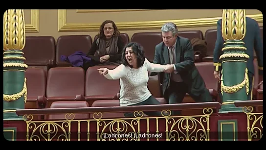 "¡Ladrones, ladrones!": el día que los gritos de la calle entraron en el Congreso en plena crisis económica "¡Ladrones, ladrones!": el día que los gritos de la calle entraron en el Congreso en plena crisis económica
