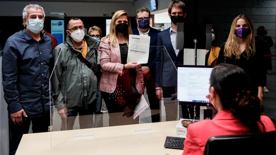 La oposición registra la moción de censura a Albiol, que se resigna a perder la alcaldía: "Badalona tendrá un Gobierno sin proyecto" La oposición registra la moción de censura a Albiol, que se resigna a perder la alcaldía: "Badalona tendrá un Gobierno sin proyecto"