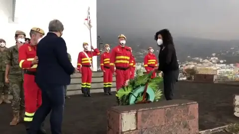 Personal de la UME homenajea a los difuntos en La Palma Personal de la UME homenajea a los difuntos en La Palma