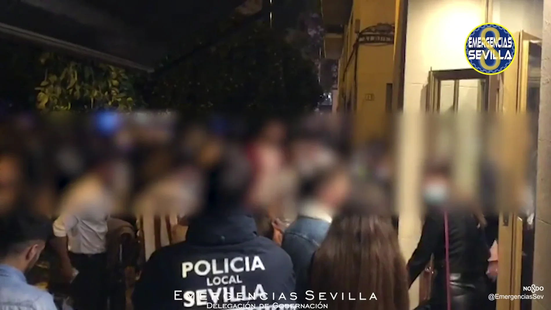 Desalojadas casi 3.000 personas en varias fiestas de Halloween en Sevilla