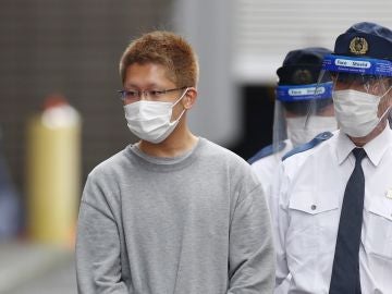 El hombre disfrazado de Joker que hirió a 17 personas y prendió fuego en un tren de Tokio quería "matar a mucha gente"