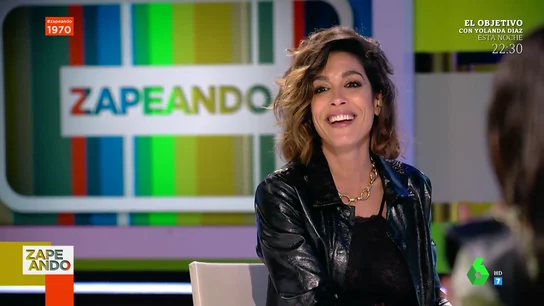 Dani Mateo pide al cámara que abra plano en directo a Lorena Castell y esto es lo que pasa Dani Mateo pide al cámara que abra plano en directo a Lorena Castell y esto es lo que pasa
