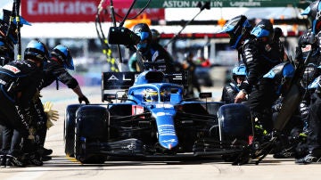 Fernando Alonso en un 'pit-stop'