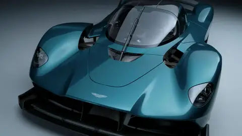El primer Aston Martin Valkyrie para carretera ya está listo para ser entregado El primer Aston Martin Valkyrie para carretera ya está listo para ser entregado