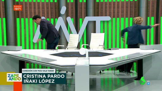 El tremendo susto de Cristina Pardo e Iñaki López fuera de cámaras en plató: "Casi nos da un infarto" El tremendo susto de Cristina Pardo e Iñaki López fuera de cámaras en plató: "Casi nos da un infarto"
