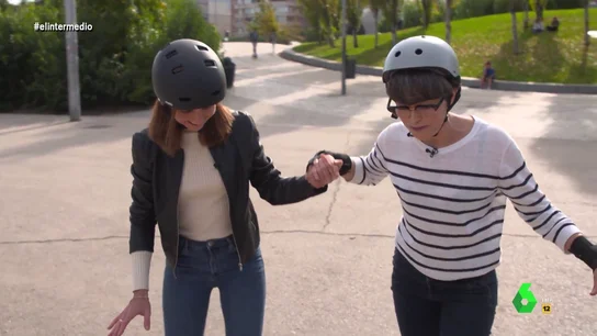 Ione Belarra saca su lado más personal al enseñar a patinar a Thais Villas: "De mi culo nadie se ha quejado nunca" Ione Belarra saca su lado más personal al enseñar a patinar a Thais Villas: "De mi culo nadie se ha quejado nunca"