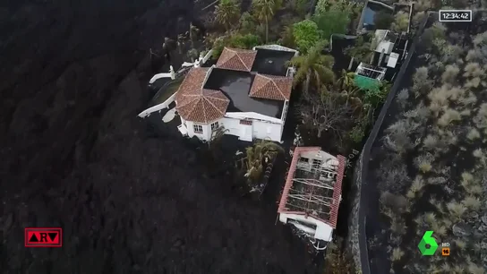 Casa rodeada por la lava en El Paso Casa rodeada por la lava en El Paso