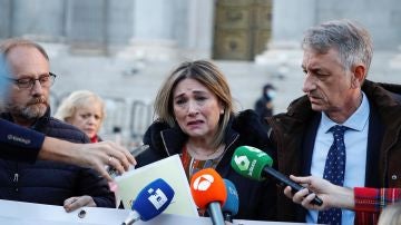La madre de Marta Calvo atiende a los medios