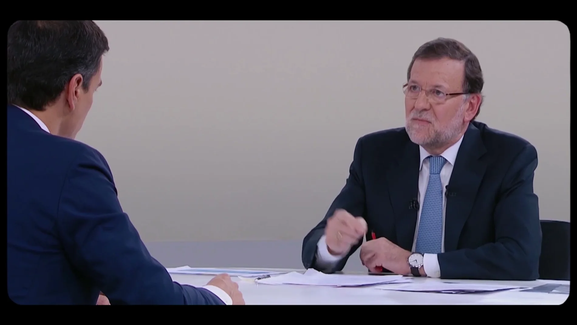 El lapsus de Rajoy durante su enfado con Pedro Sánchez en el cara a cara electoral de 2015: "Es una afirmación ruíz"