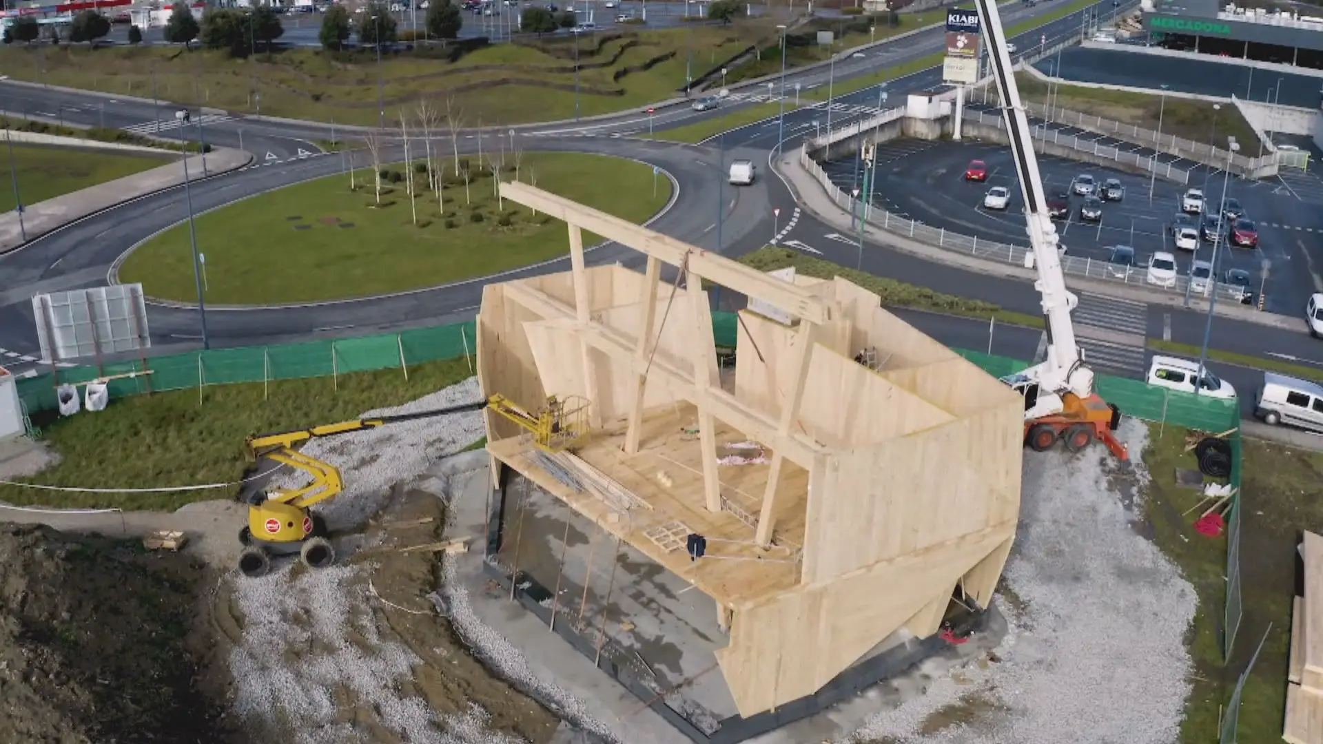 Estas son las primeras 'ciudades verdes' en España: barrios multiecológicos, edificios de madera y socializar en el huerto