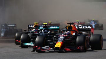Verstappen, por delante de los Mercedes