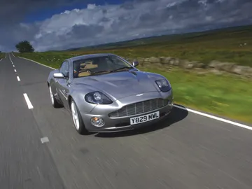 Celebrando los 20 años de V12 Vanquish: un clásico moderno Celebrando los 20 años de V12 Vanquish: un clásico moderno