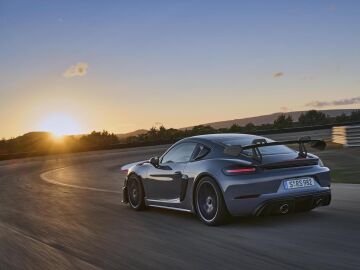 Porsche 718 Cayman GT4 RS