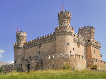 Descubre el Castillo de Manzanares el Real, uno de los más espectaculares de Madrid