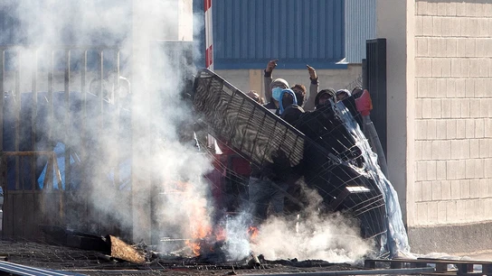 Trabajadores del sector del metal se manifiestan ese martes a la puerta de la factoría de Navantia de Cádiz Trabajadores del sector del metal se manifiestan ese martes a la puerta de la factoría de Navantia de Cádiz