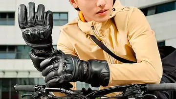 Xiaomi ahora vende unos guantes de moto inteligentes con calefacción