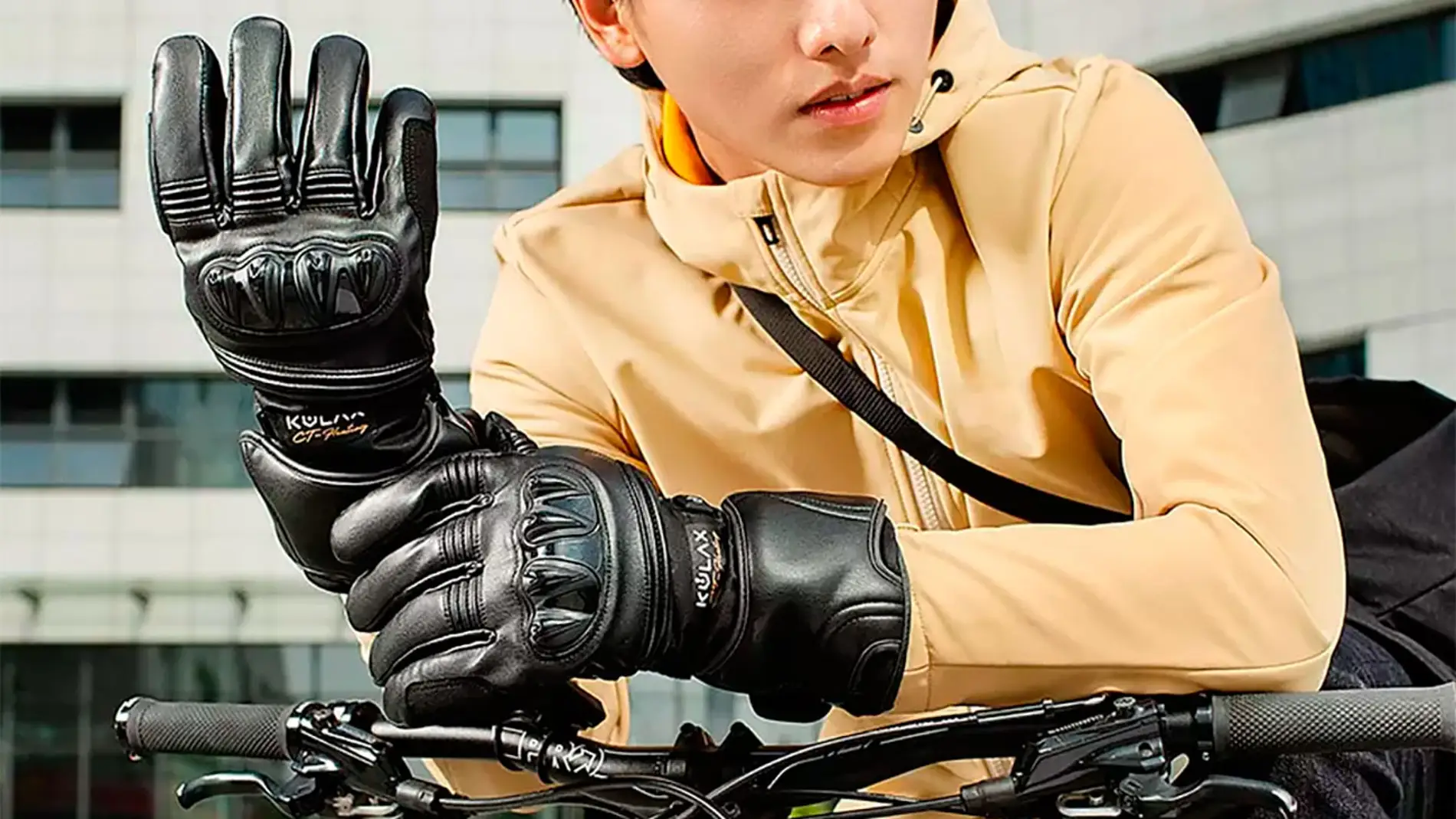 Xiaomi ahora vende unos guantes de moto inteligentes