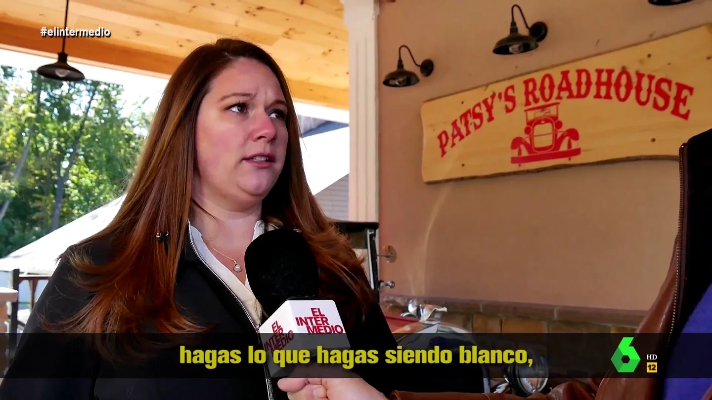 Los argumentos de una madre estadounidense para apoyar la censura de un libro sobre el racismo: "Enseñan a los niños que los de raza blanca son opresores" Los argumentos de una madre estadounidense para apoyar la censura de un libro sobre el racismo: "Enseñan a los niños que los de raza blanca son opresores"
